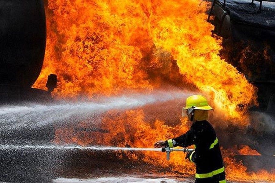 آیین‌نامه‌ پیشگیری‌ و مبارزه‌ با آتش‌ سوزی‌ در كارگاه‌ها