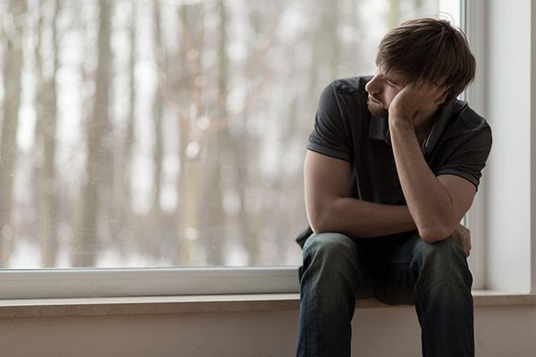 افسردگی در مردان | علایم، دلایل و راه های درمان افسردگی در مردان