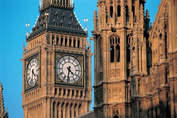 برج ساعت لندن یا بیگ بن اوج هنر و علم در انگلستان
