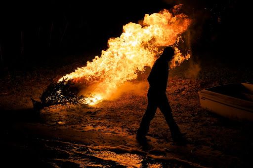 پایرومانیا یا اختلال آتش افروزی | بازی جنون آمیز با آتش