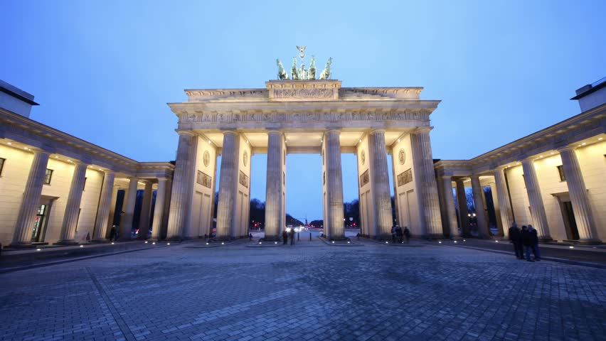 دروازه براندنبورگ برلین | دروازه براندنبورگ نماد برلین و مشهورترین اثر تاریخی آلمان