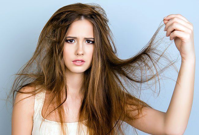 موهای خشک | دلایل و راه های ترمیم موهای خشک