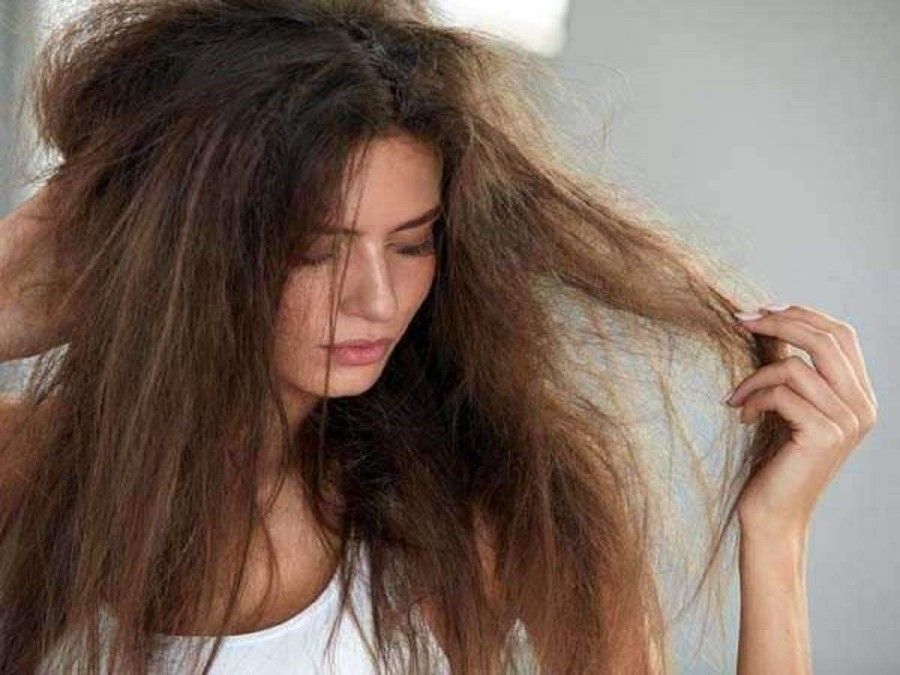 موهای خشک | دلایل و راه های ترمیم موهای خشک