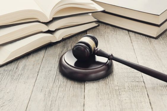 وکیل | آنچه باید درباره وکیل کیفری و وکیل طلاق توافقی بدانید