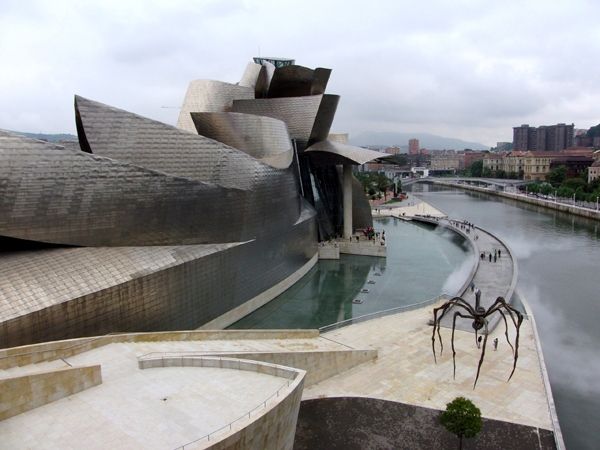 موزه گوگنهایم بیلبائو در اسپانیا شاهکار معماری دوران ما