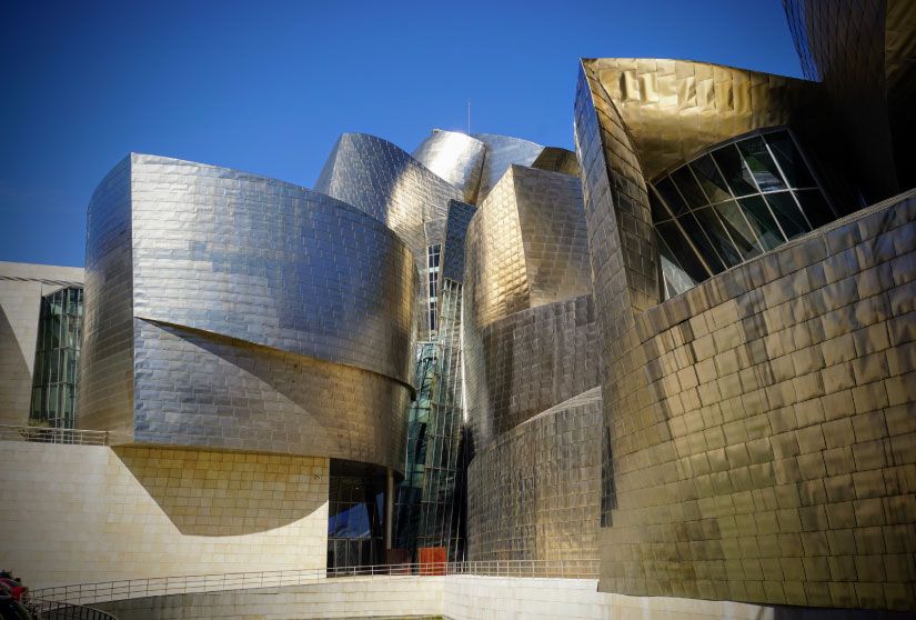 موزه گوگنهایم بیلبائو در اسپانیا شاهکار معماری دوران ما