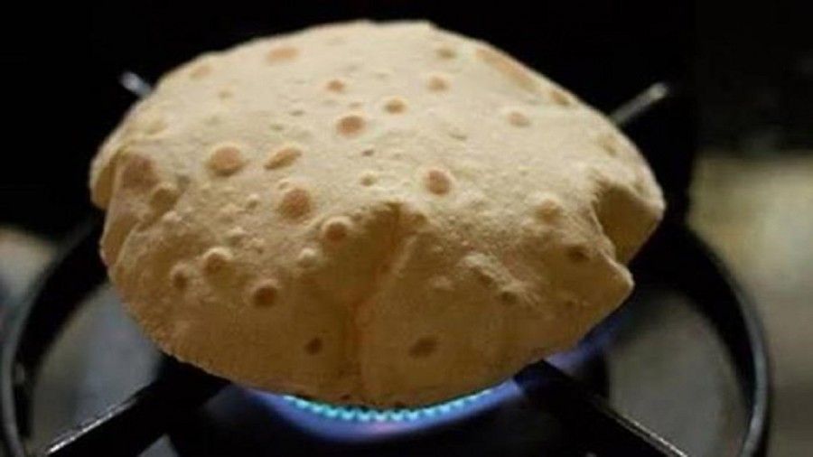 خطرات گرم کردن نان روی گاز و ماکروویو که باید بدانید