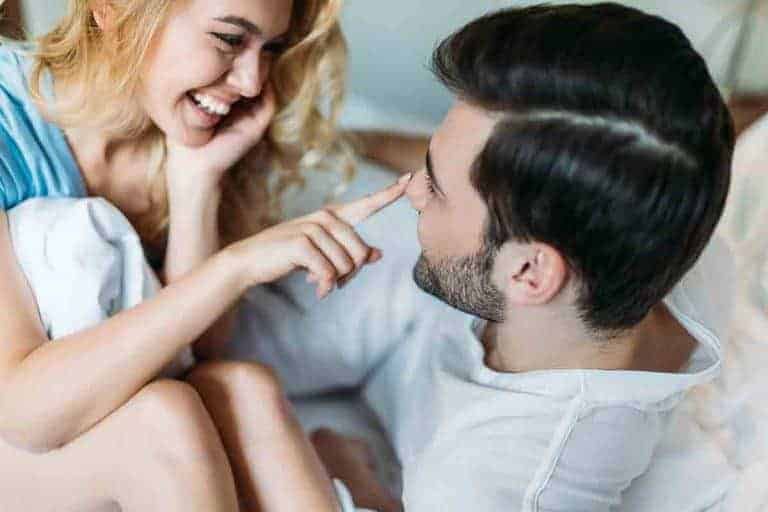 چرا همسرم برایم جذاب نیستم؟ | جذابیت جنسی برای همسر در اتاق خواب