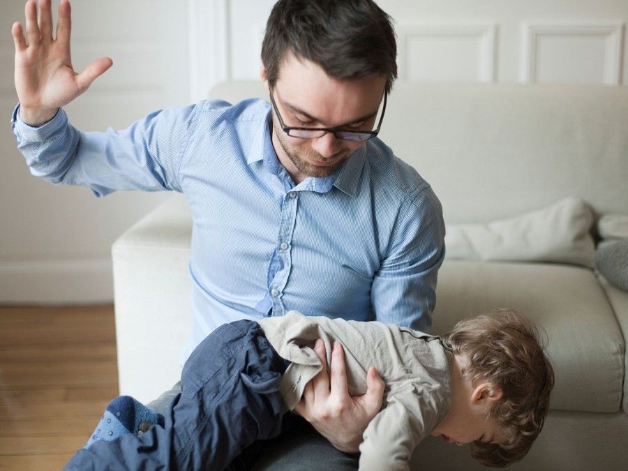 چگونه کتک زدن کودکان می تواند به 10 روش منفی روی آنها تأثیر بگذارد!