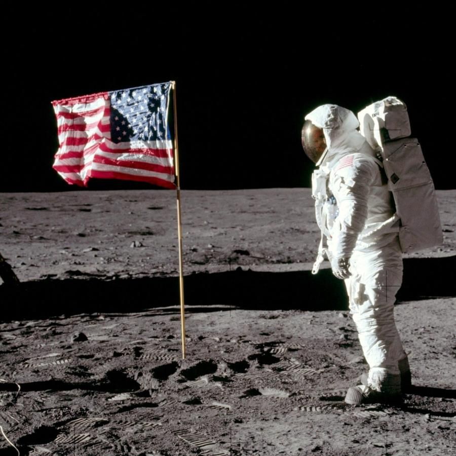 زندگی نیل آرمسترانگ؛ اولین فضانوردی که بر ماه قدم گذاشت