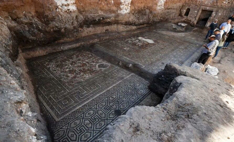 باستان‌شناسان یک معرق‌کاری از هرکول با قدمت ۱۶۰۰ سال در سوریه کشف کردند