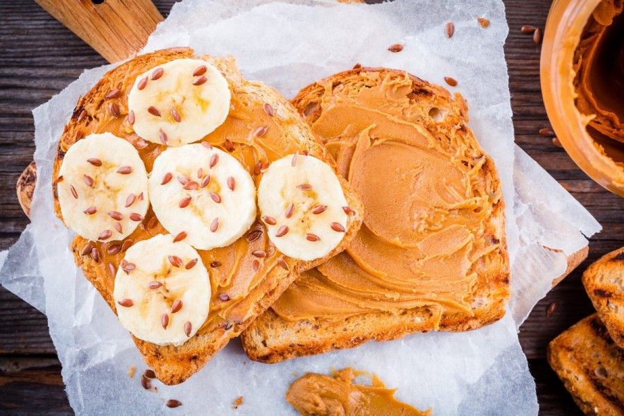 ۲۰ پیشنهاد خوشمزه و خلاقانه برای خوردن کره بادام زمینی