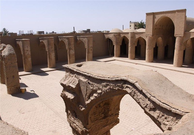  مسجد تاریخانه دامغان ( قدیمی‌ترین مسجد ایران )