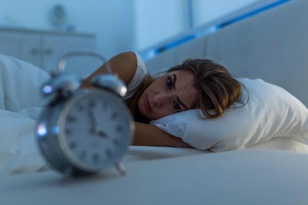 آیا می دانید چرا زنان بیشتر بی خوابی می شوند؟