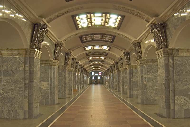 ایستگاه های متروی سنت پترزبورگ زیبا و سحرآمیز