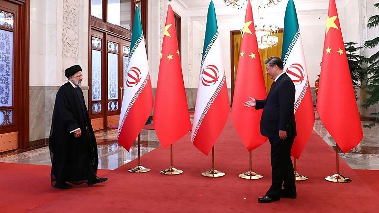 انتقاد روزنامه جمهوری اسلامی از سفر رئیسی به چین: پکن «وعده سر خرمن» داد
