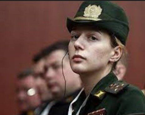 به‌جای تصویب قانون جدید حجاب، «جرات» داری، «افسر زن روس» را نهی از منکر کن! 