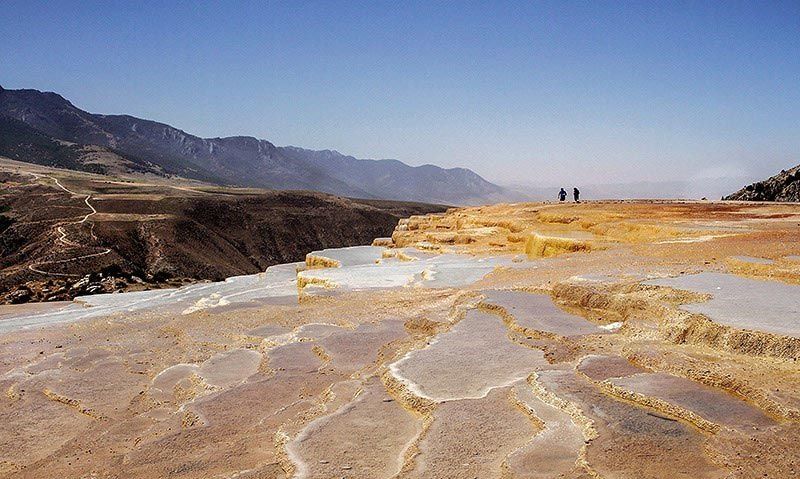 سفر در اردیبهشت | در اردیبهشت به کجا سفر کنید