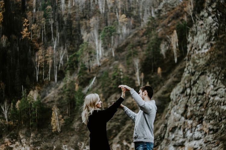 عبارت تاییدی برای گفتن به زن ها تا احساس کنند دوستشان دارید