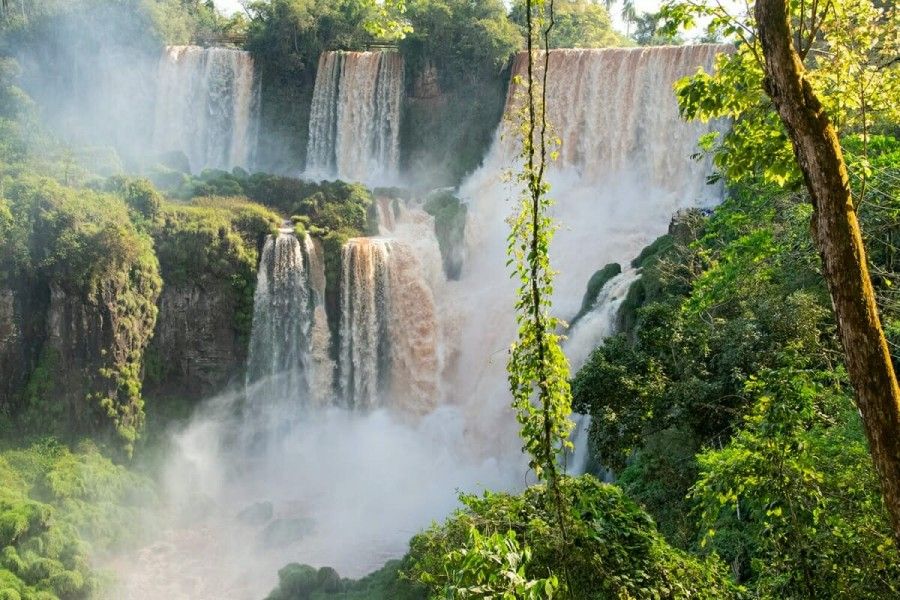 آبشارهای ایگواسو برزیل از شگفت انگیزترین آبشارهای جهان