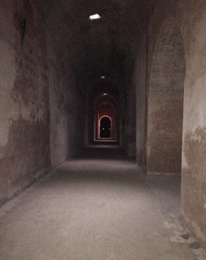 زندان مخوف قارا، شهری در زیرزمین