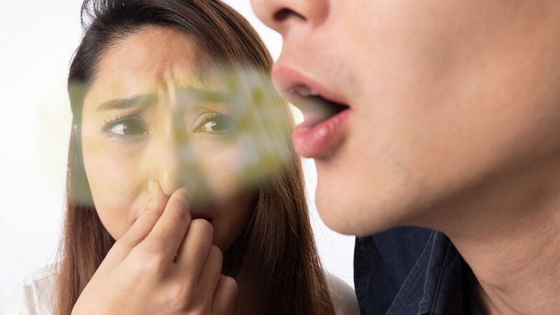 علل اصلی بوی بد دهان؛ 10 دلیل