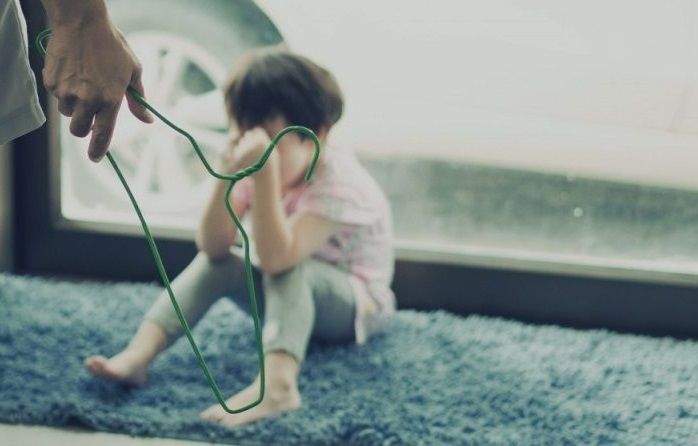 اگر با کودک سر و کار دارید ، حتما این مصاحبه را بخوانید ؛ کودک آزاری خیلی دور نیست!