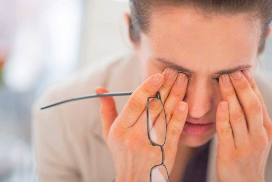 مالیدن چشمها بر بینایی تاثیر مخربی دارد