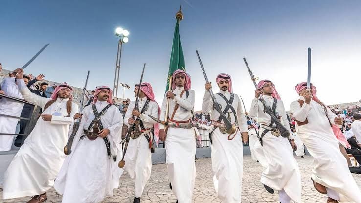 عرضه یا رقص شمشیر: یکی از نمادهای فرهنگی عربستان سعودی
