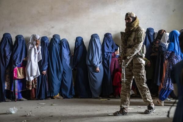 حقوق زنان افغانستان؛ طالبان دستاوردهای حقوق زنان را نابود کرد