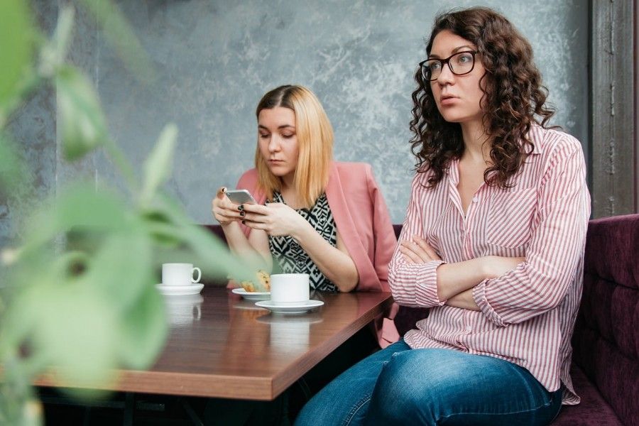 هنر رو به مرگ مکالمه - آیا فناوری توانایی ما را برای صحبت رو در رو از بین برده است؟
