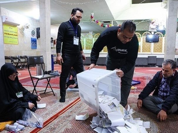 آخرین نتایج انتخابات تهران تاکنون: ۱۵ نفر مستقیم به مجلس می‌روند / نبویان با ۵۴۵ هزار رای در صدر / قالیباف با ۴۰۹ هزار رای همچنان در رتبه چهارم