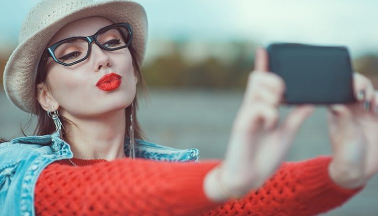  سلفی گرفتن با اختلالات روانی ارتباط دارد؛ بر اساس پژوهش های علمی
