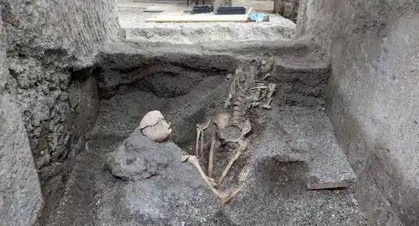 نقاشی‌های 2 هزارساله‌ کودکان از نبرد گلادیاتورها کشف شد
