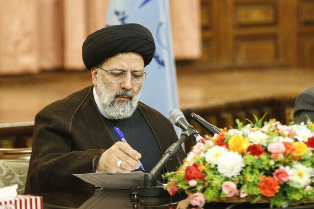 عدم صدور دستور محرومیت از خدمات کنسولی به منظور دستیابی به اشخاص تحت تعقیب در خارج از کشور