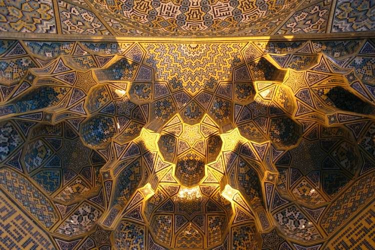 مدرسه چهارباغ اصفهان: شاهکار پیوند معماری و مذهب