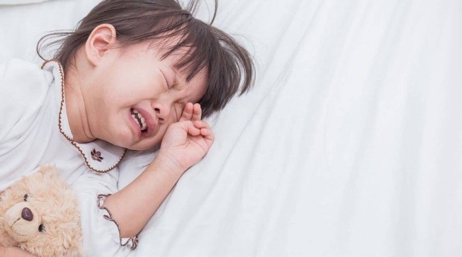 اختلال خواب در کودکان | خودداری کودک از رفتن به رختخواب |دلیل بیدار شدن های نا به هنگام کودکان