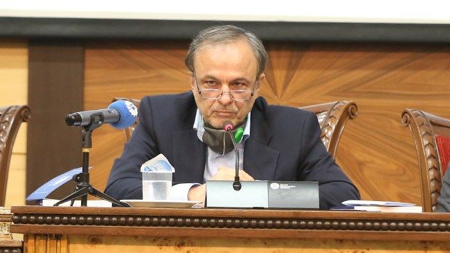 رزم حسینی: امضاهای طلایی باید حذف شوند | وزارت صنعت بنگاه سیاسی نیست