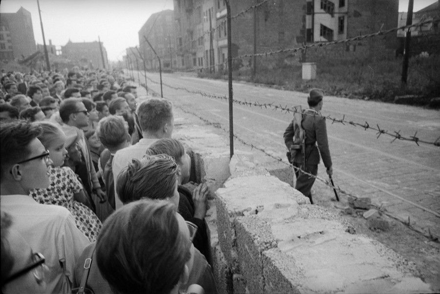 دیوار برلین | آلمان شرقی و آلمان غربی | سقوط دیوار برلین
