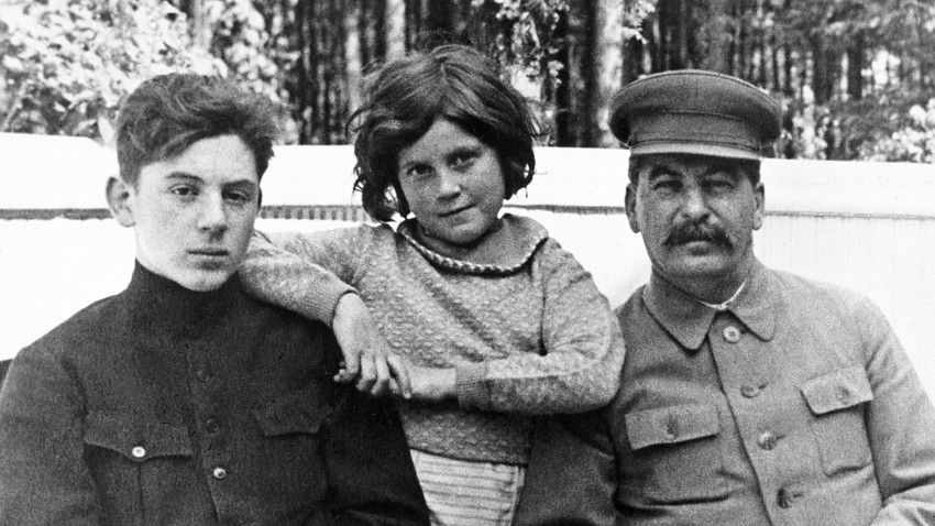 استالین کیست؟ | به قدرت رسیدن جوزف استالین | اعدام همه رهبران انقلاب روسیه | مرگ استالین
