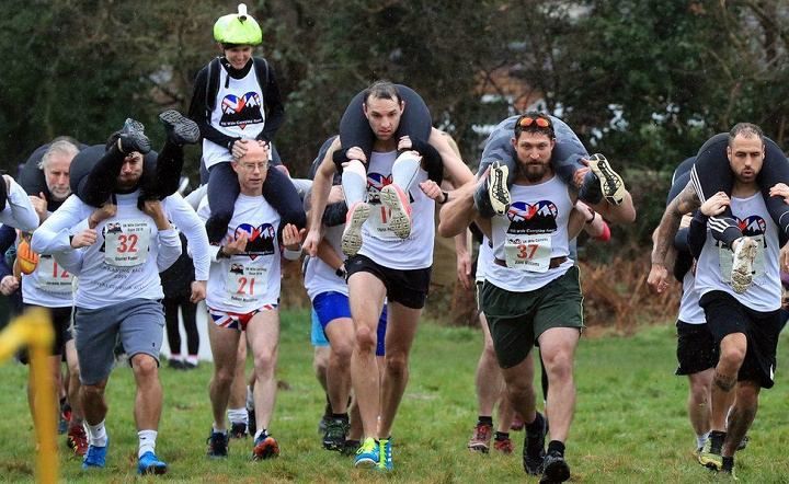 مسابقه حمل همسر (Wife Carrying)