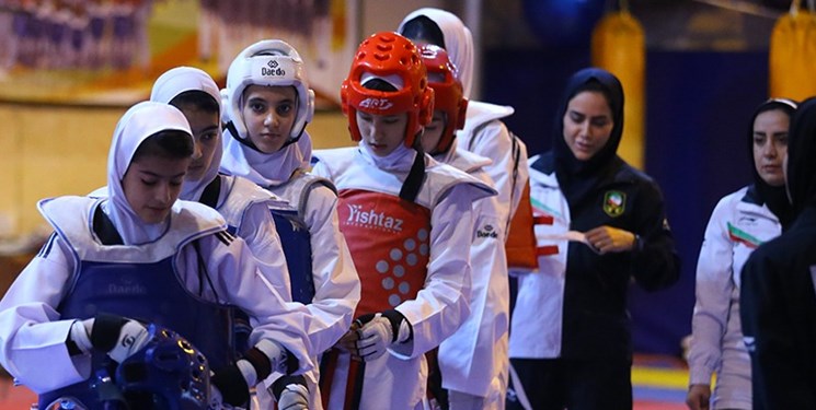 تیم تکواندوی دختران ایران در مسابقات جهانی بلغارستان، قهرمان شد