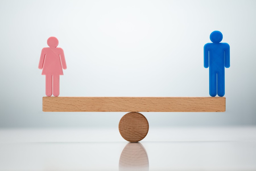 بررسی مفهوم برابری جنسیتی در محیط کار 
