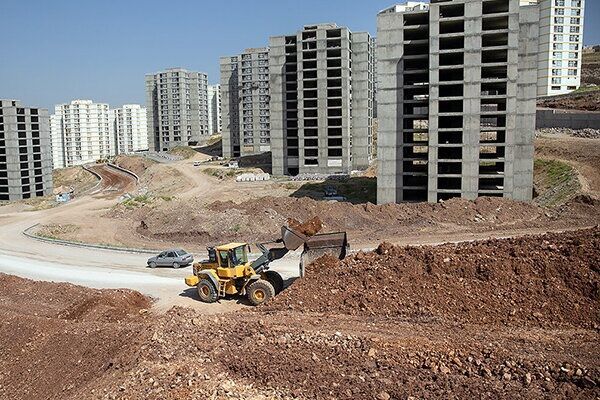 با دست فرمون فعلی مسئولان وعده‌های دولت برای ساخت مسکن بر زمین می‌ماند
