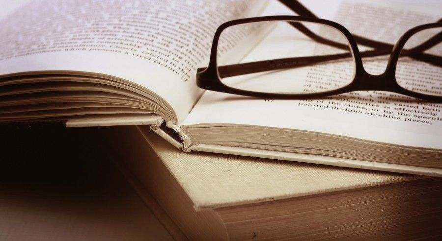 ۵۲ جمله ماندگار ادبی و عاشقانه از کتاب های مشهور
