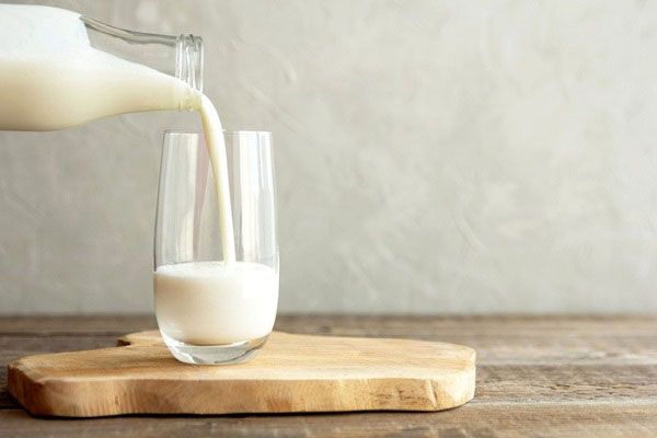 کازئین یا پروتئین شیر چیست؟ فواید پروتئین کازئین 