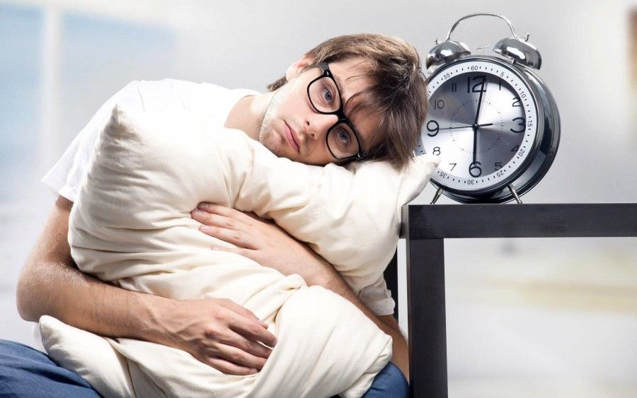 آیا کم‌خوابی می‌تواند باعث اضافه وزن شود؟