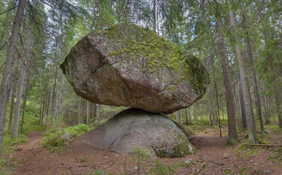 صخره‌های عجیب فنلاندی موسوم به کوماکیوی 