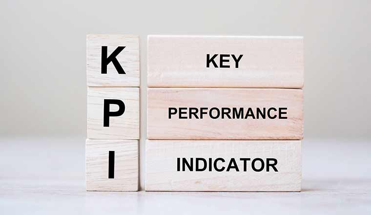 تفاوت بین KPI و متریک چیست؟