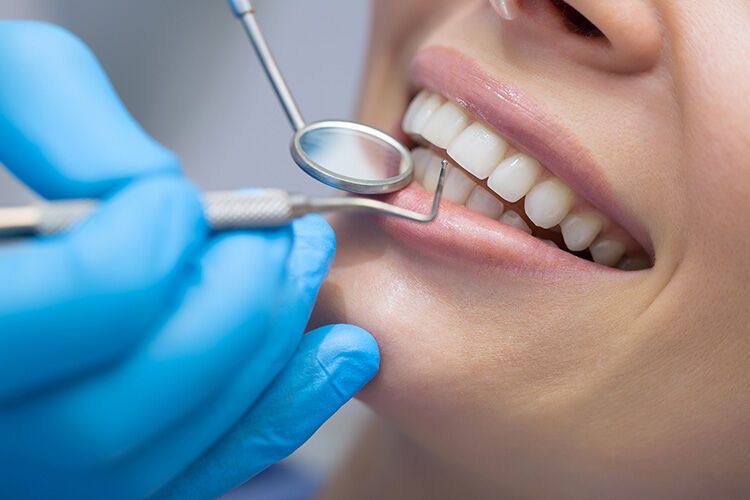 مراجعه به دندانپزشکی